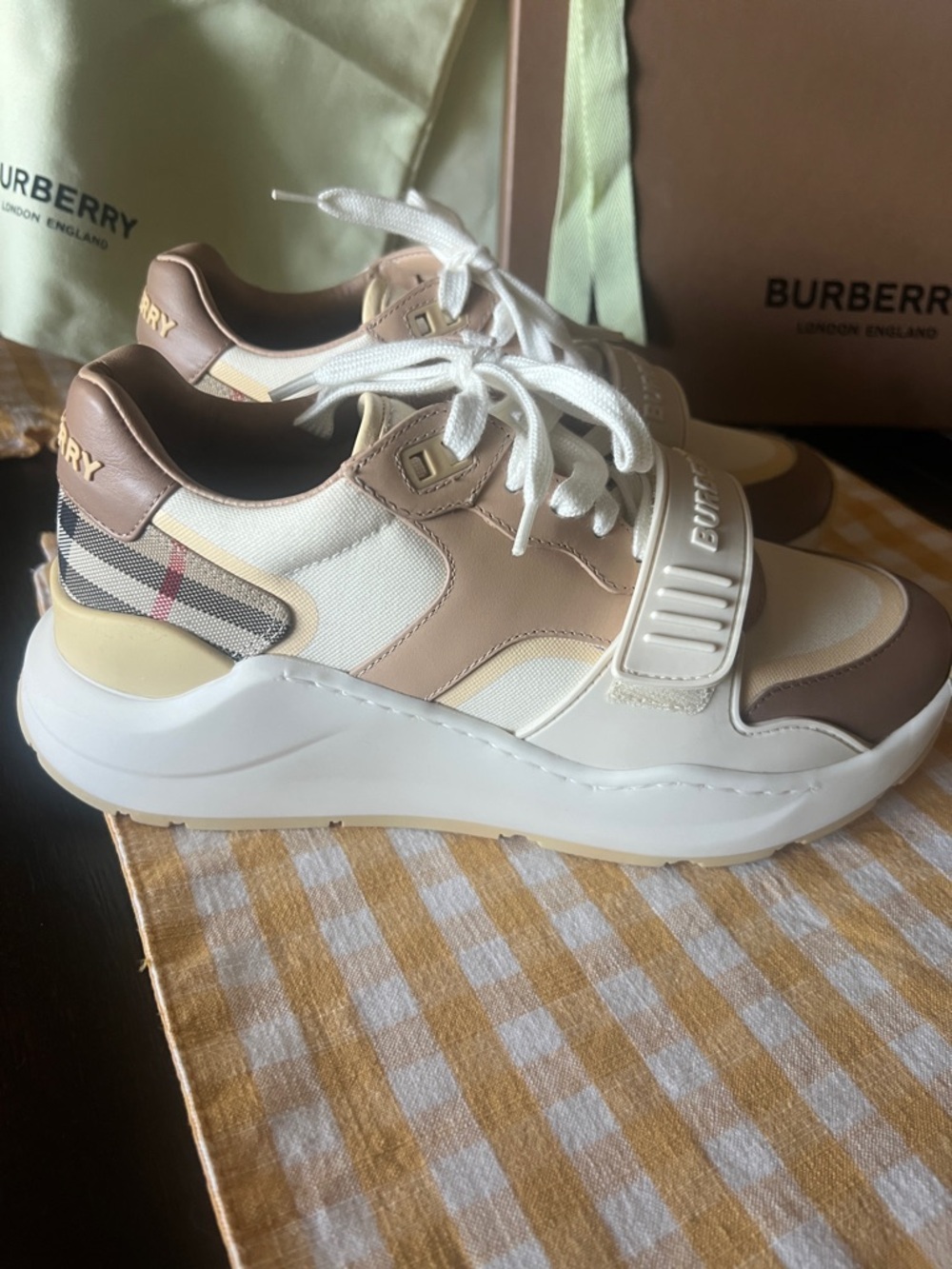 NWT Burberry Cream, Beige & Tan Low-Top Sneakers with Signature Check. - Picture 5 of 11